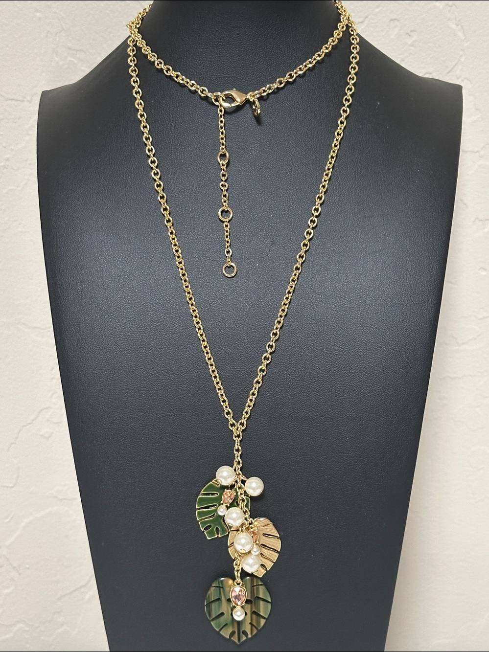 Talbots Palms & Pearls Charm Necklace